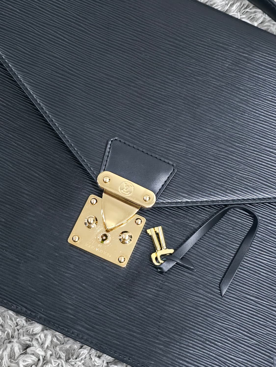 루이비통 에삐 에피 레더 세르비엣 콘세이에 서류가방 브리프케이스 상품이미지4