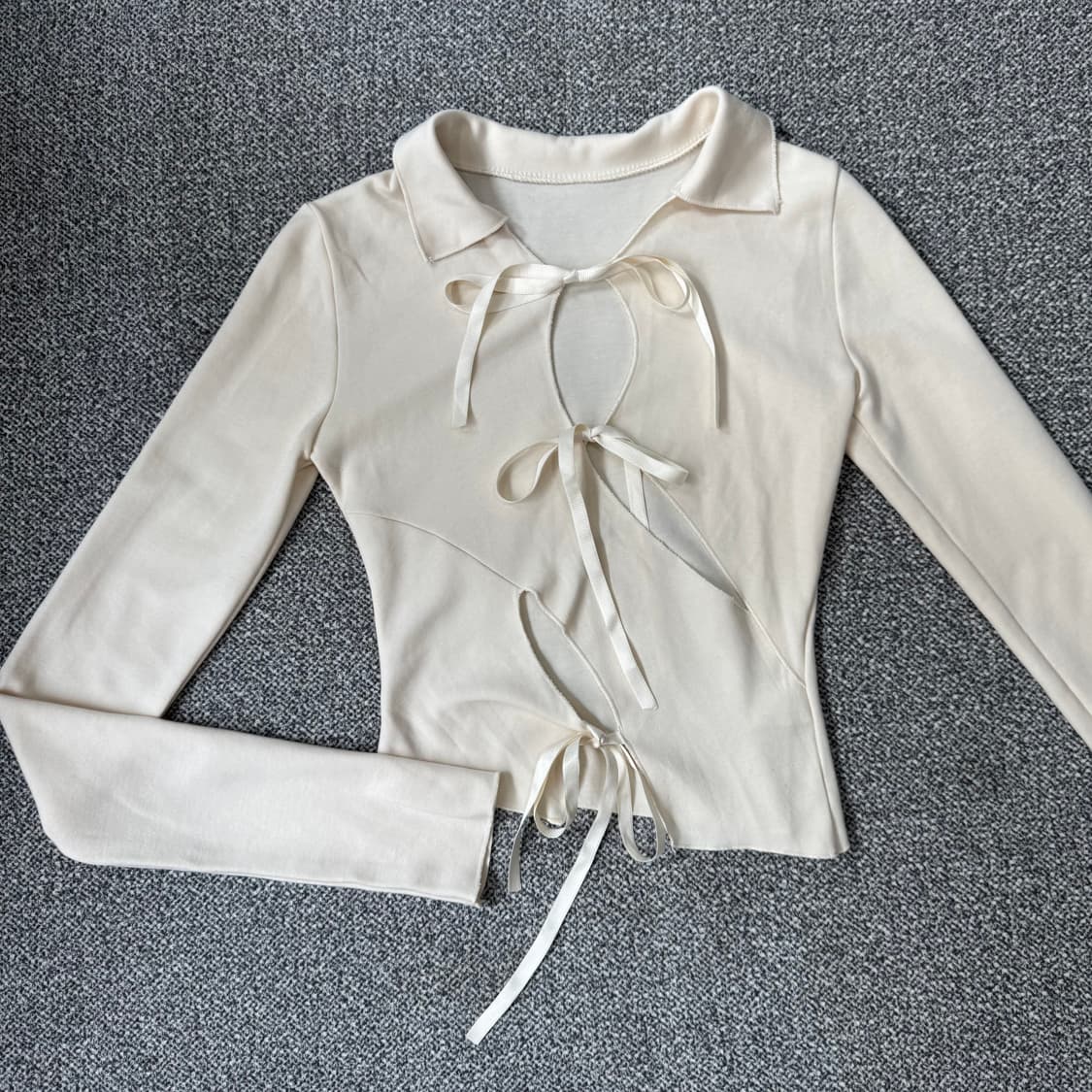 게이트리스 리본타이 컷아웃 상품이미지1