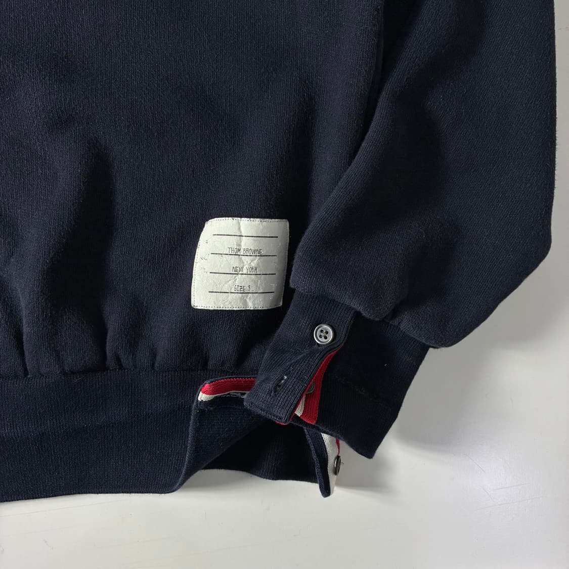 Thom browne  톰브라운 센터백 스트라이프 백삼선 맨투맨 상품이미지5