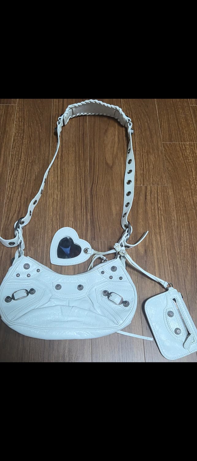 발렌시아가 르카골 xs 화이트 상품이미지1