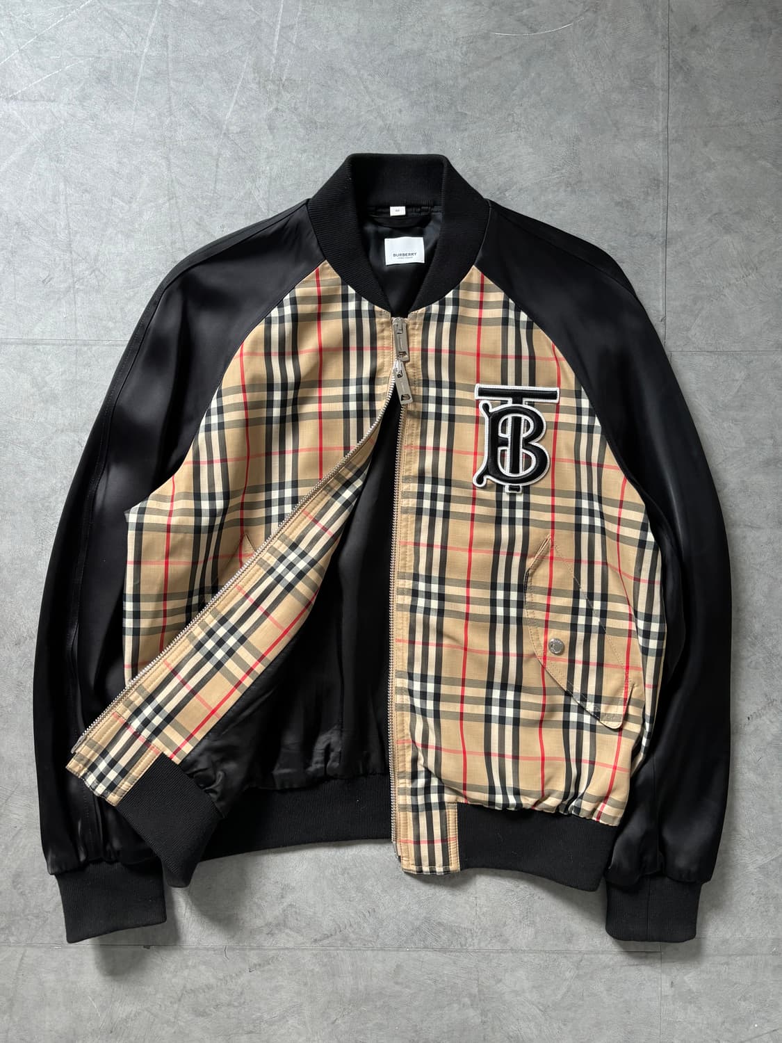 Burberry 버버리 TB 모노그램 노바체크 자켓 상품이미지3