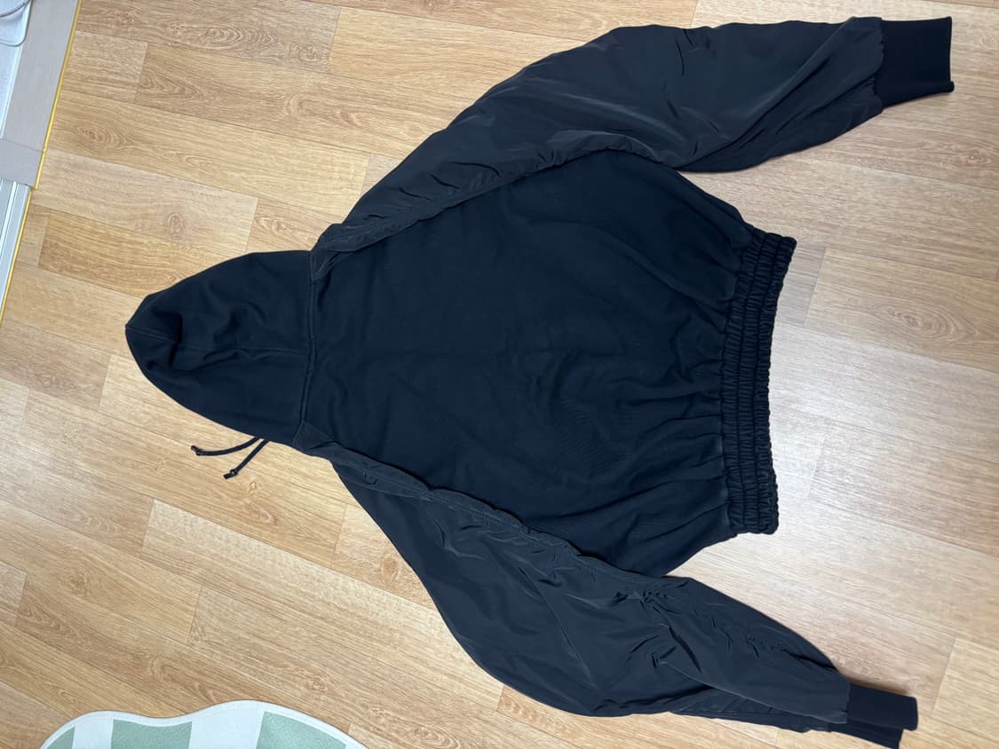 볼란테 후드티 판매합니다 상품이미지2