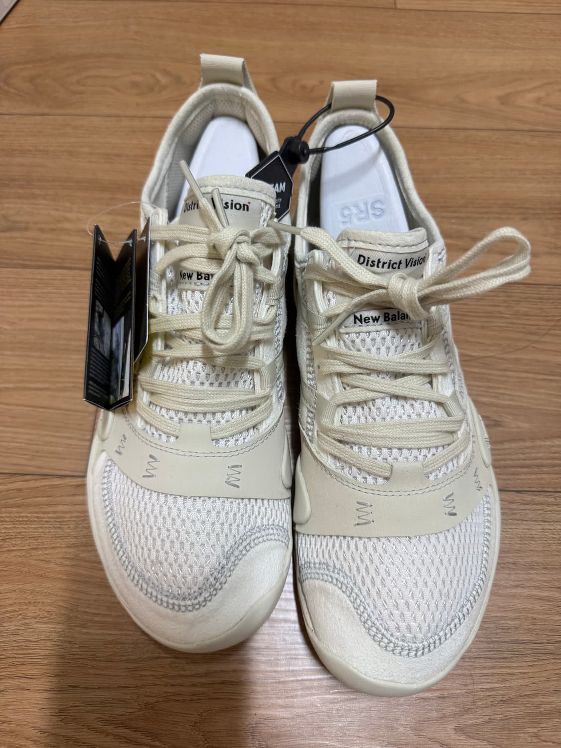 뉴발란스 x 디스트릭트 비전 MT10O 클라우드댄서 260 새제품 상품이미지2