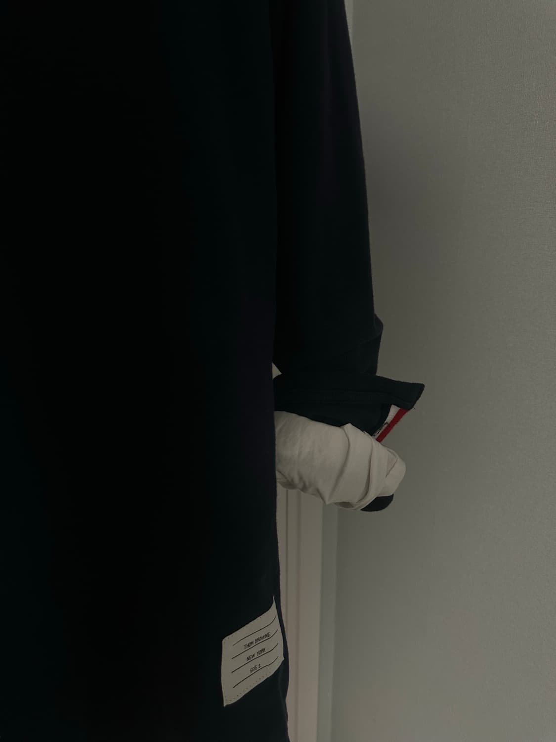 톰브라운 네이비 롱슬리브 판매 상품이미지3