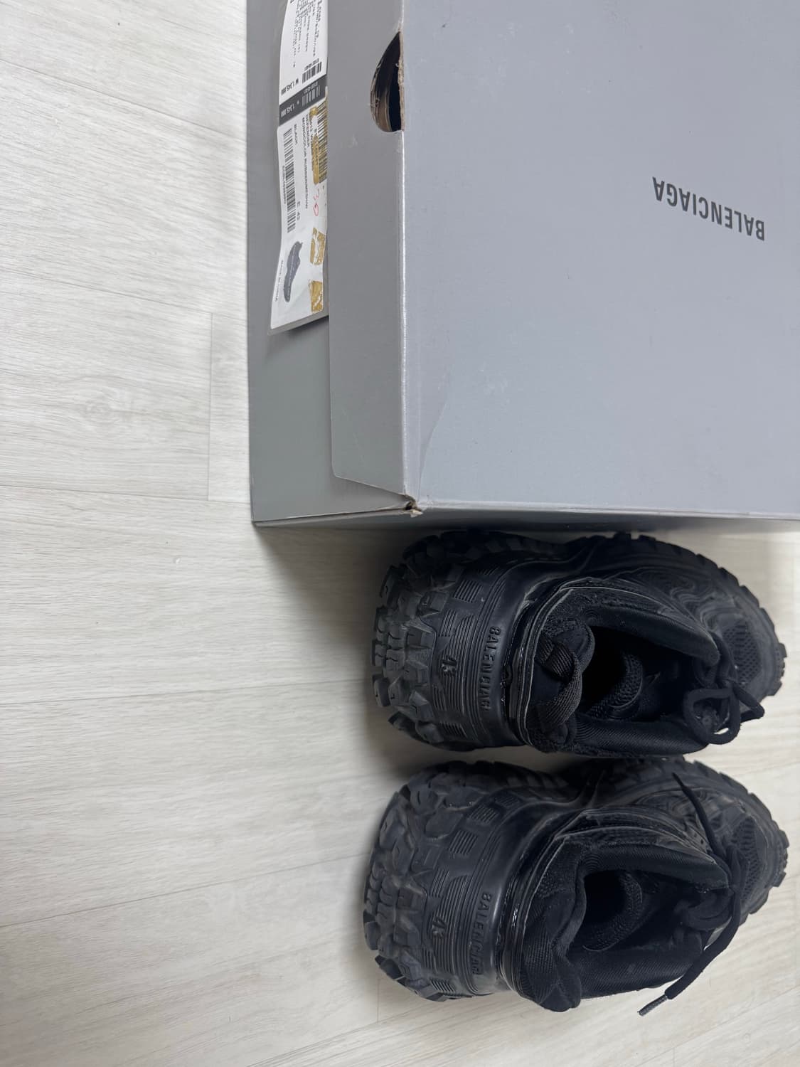 발렌시아가 디펜더 43 상품이미지5