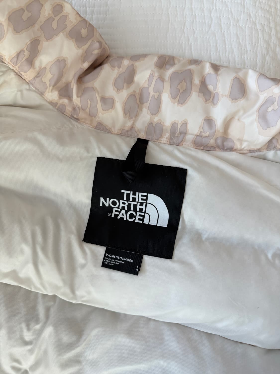 노스페이스 눕시 레오파드 패딩 L 상품이미지5