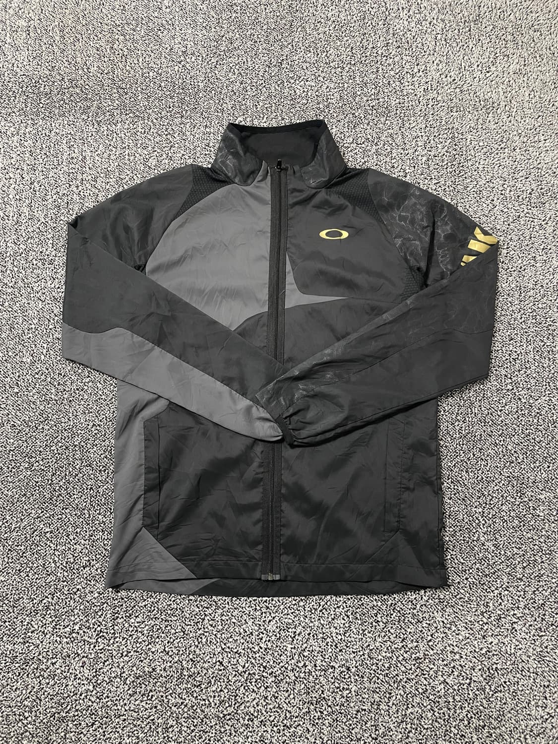 빈티지9. 오클리 고프코어 리프 패턴 윈드브레이크 바람막이 일본 빈티지 상품이미지1
