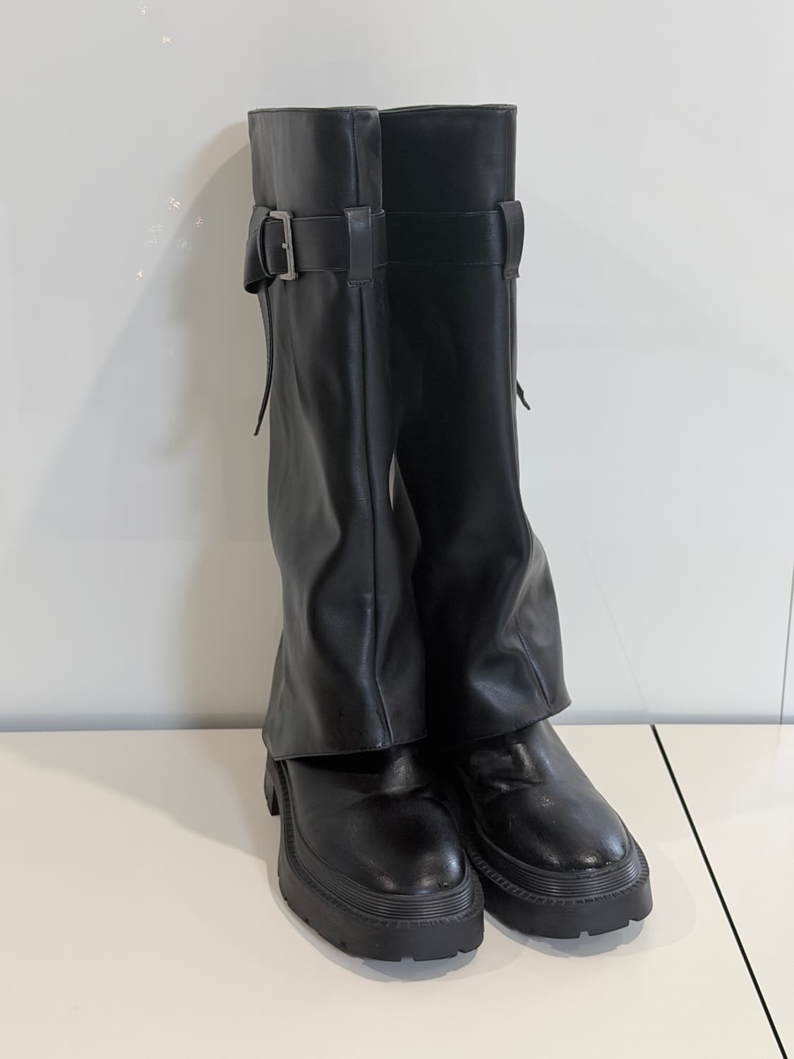 ZARA 버클부츠 상품이미지1