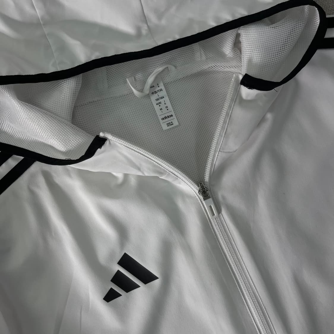 100 아디다스 티로 23 리그 윈드브레이커 화이트 자켓 상품이미지2