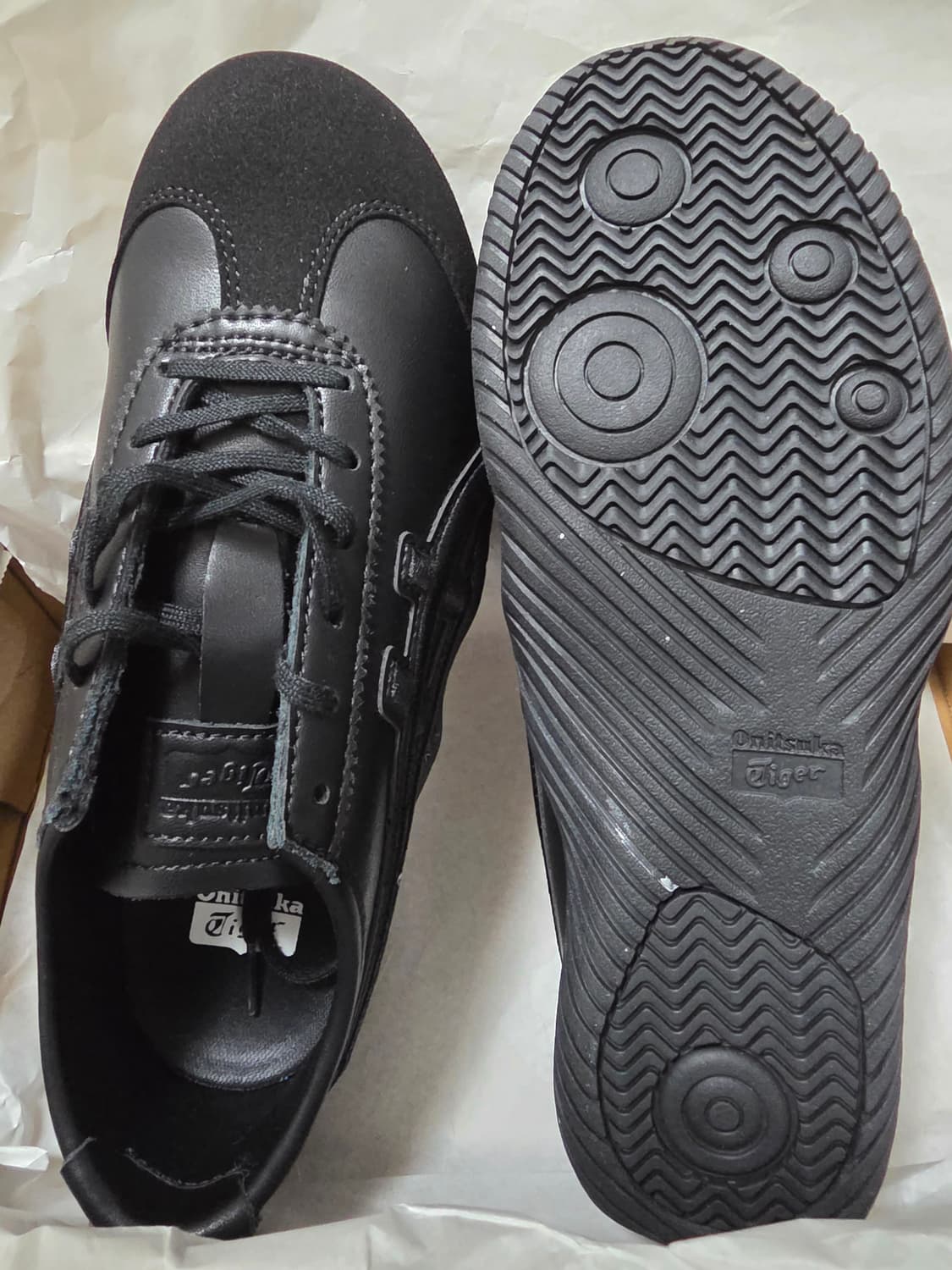 오니츠카 타이거 드라이빙 블랙 스니커즈 상품이미지2