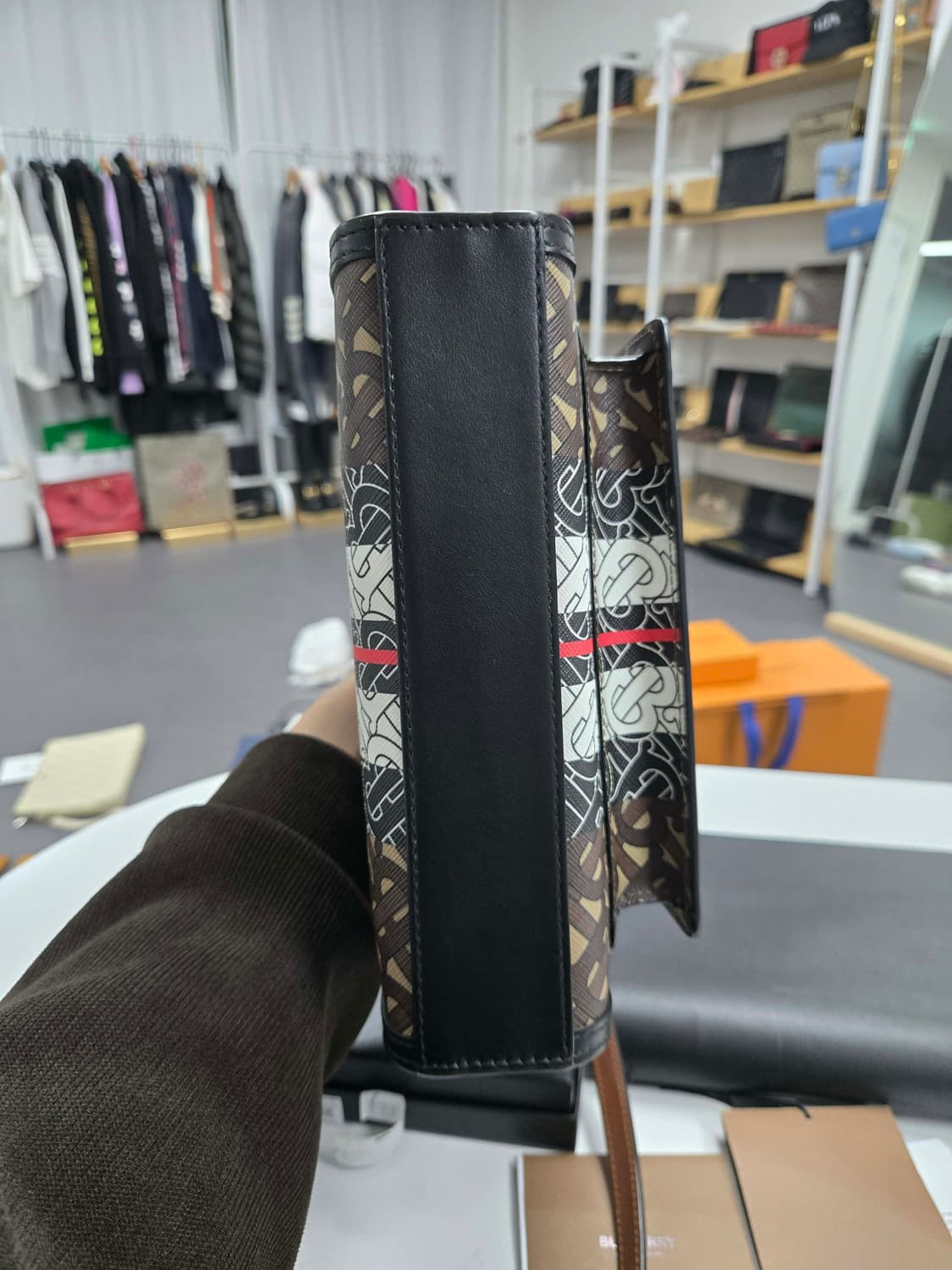 [40%할인] 버버리 스프라이트 토트 숄더백 상품이미지4