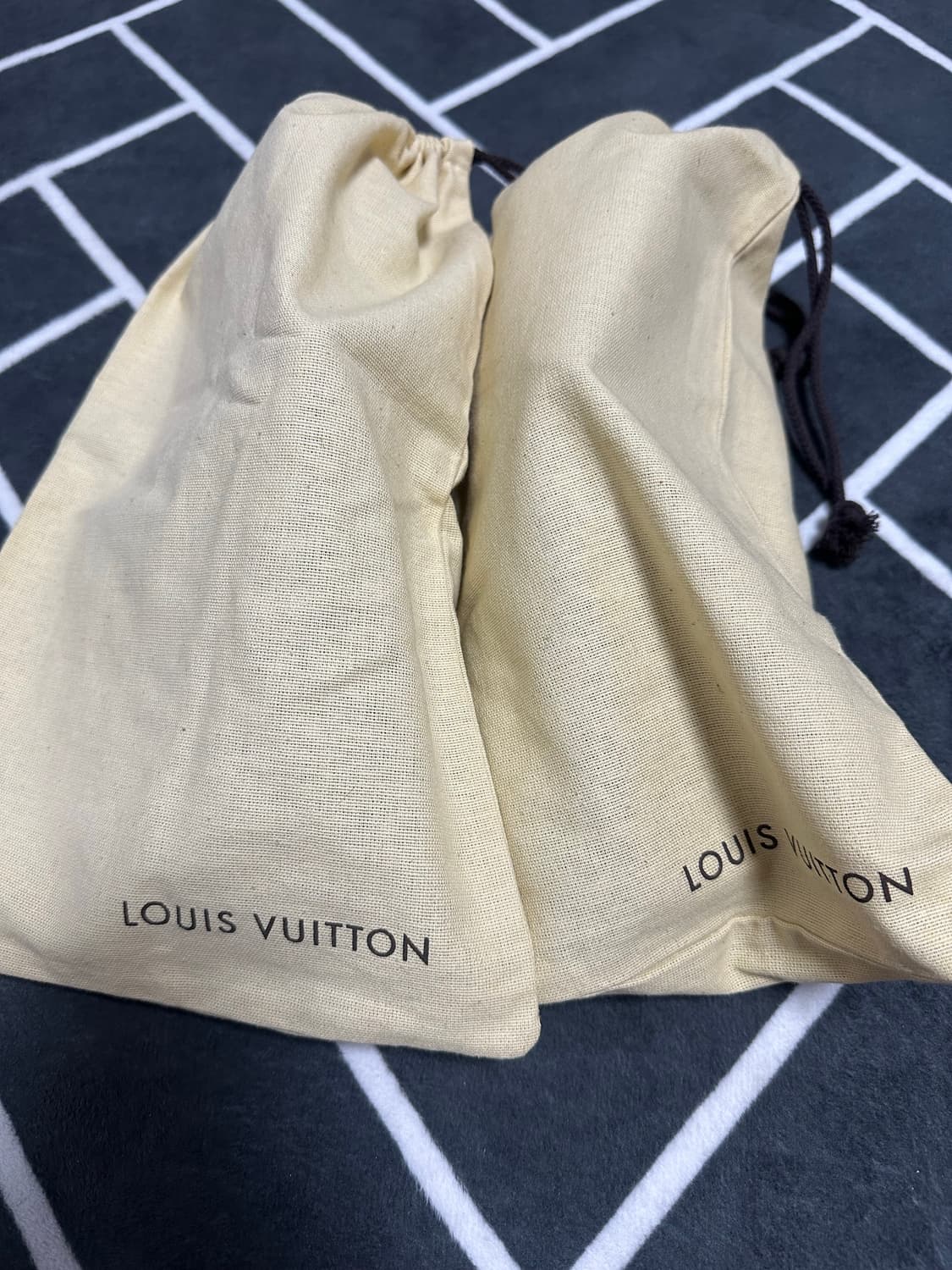 prada 토글 목 슬립온 41사이즈 블랙 상품이미지7