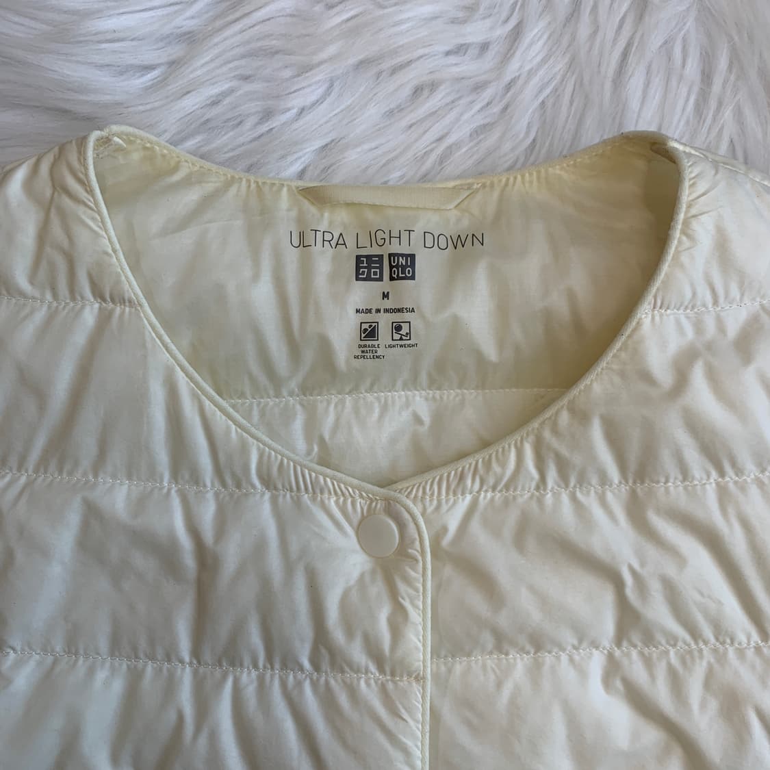 유니클로 울트라 라이트다운 여성 경량패딩조끼 1816 상품이미지3