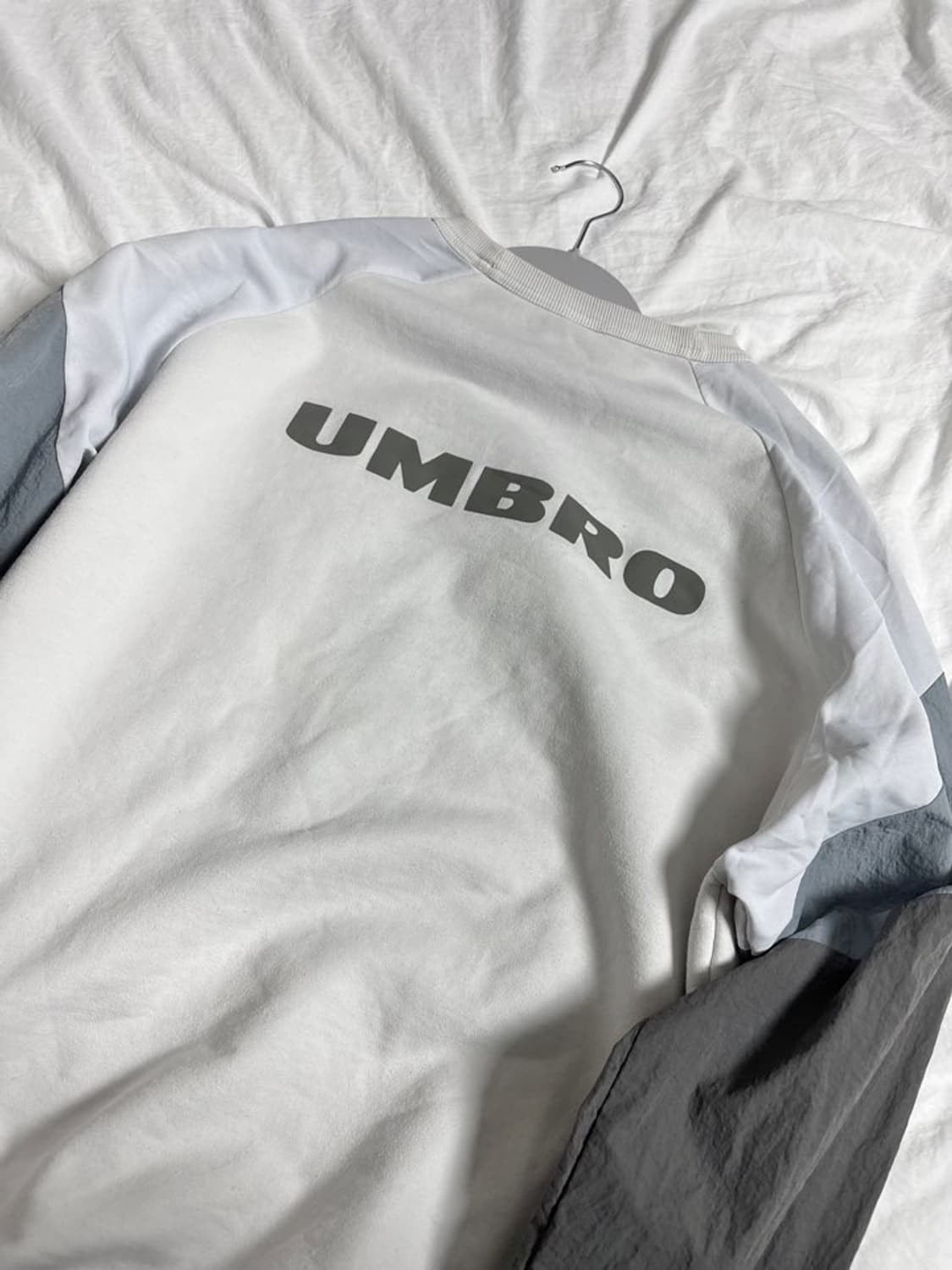 엄브로 아방핏 맨투맨 상품이미지4