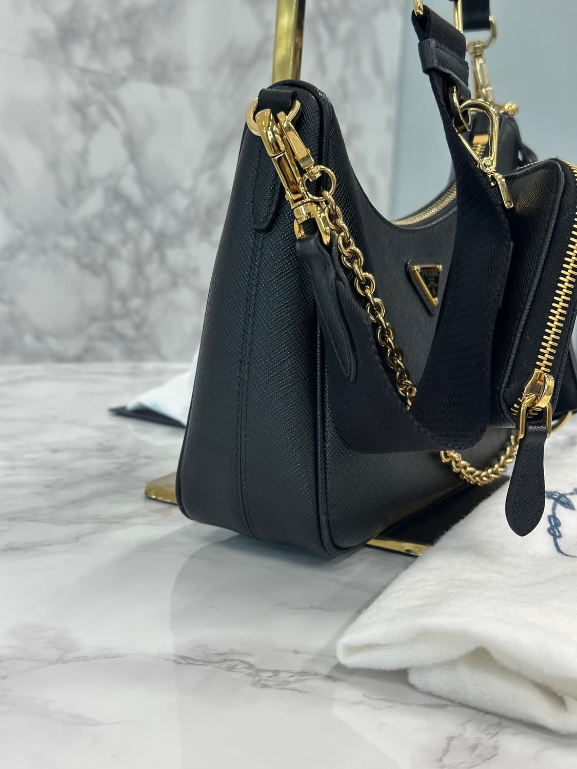 [정품] 프라다 리에디션 2005 사피아노 레더 숄더백 블랙 상품이미지6