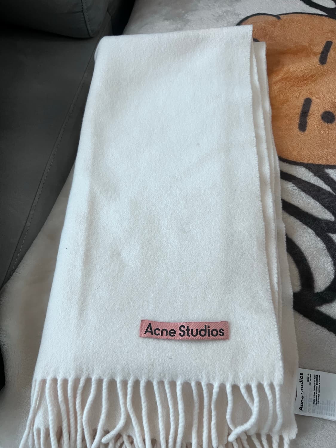 아크네스튜디오 머플러 상품이미지1