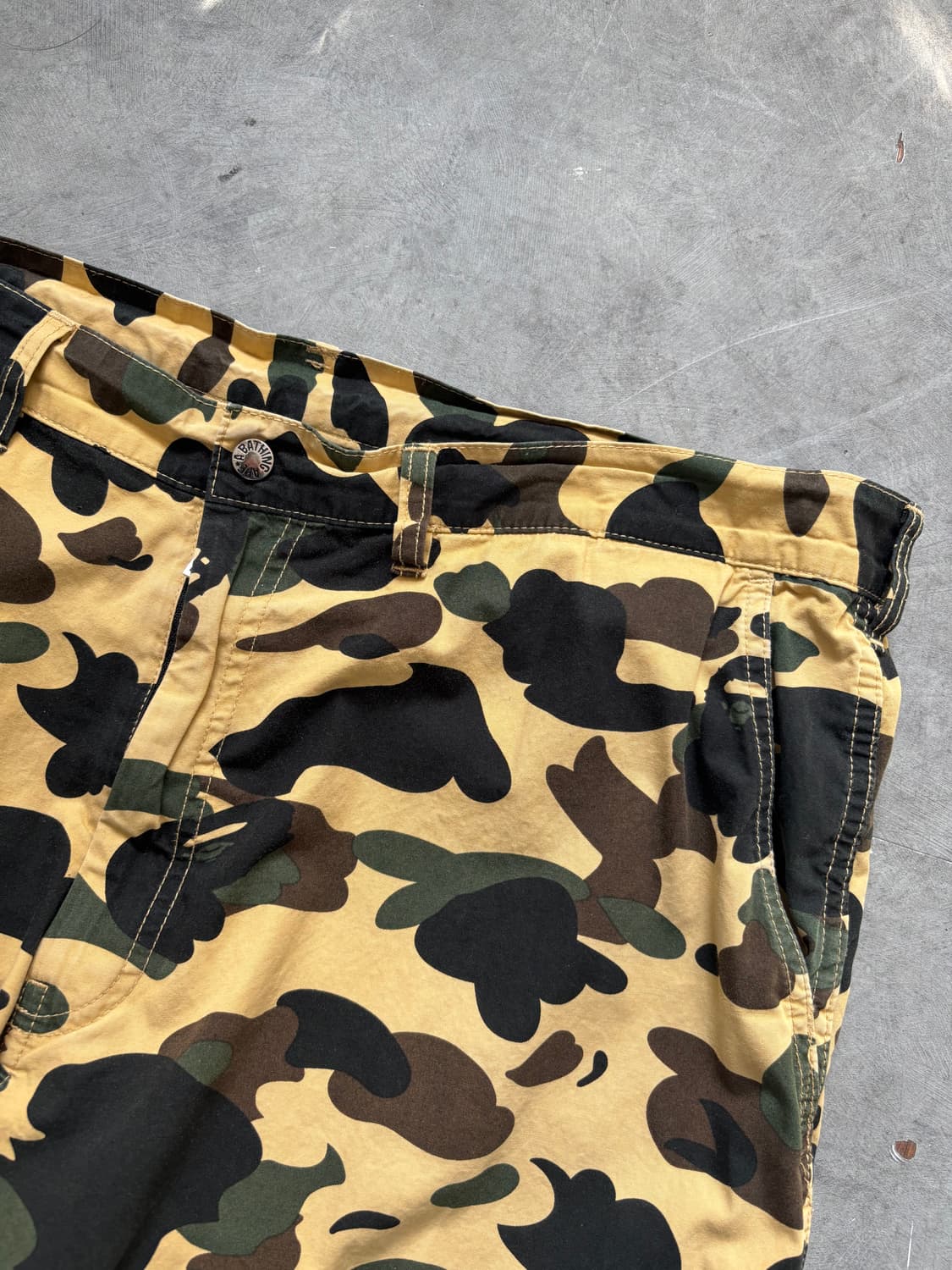Bape 베이프 황계 카모 와이드 핏 조거 팬츠 상품이미지4