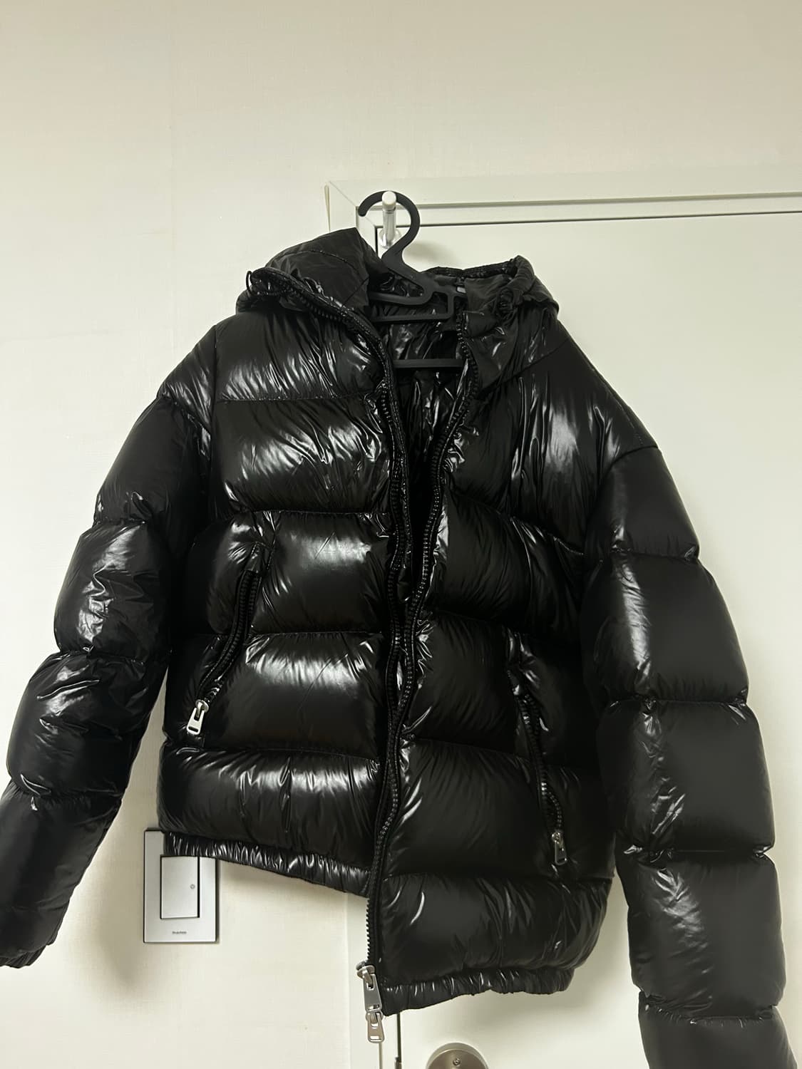 몽클맛자라유광패딩s 상품이미지1