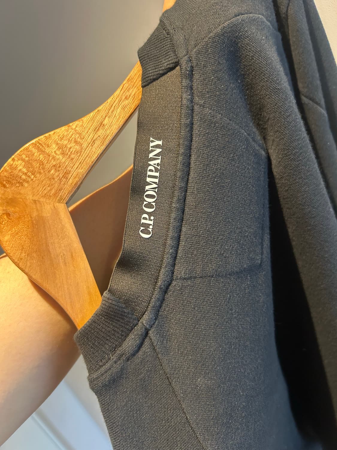 Cp컴퍼니 블랙 맨투맨 m 정품 s급 상품이미지7