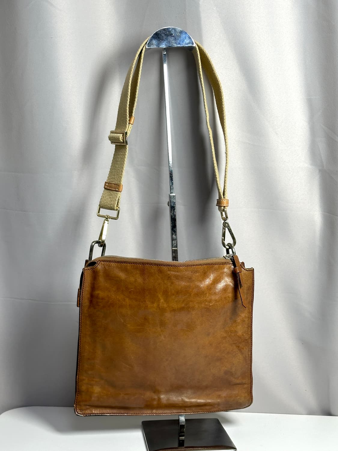 미우미우 빈티지 레더백 상품이미지5