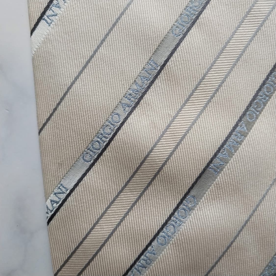 조르지오 아르마니 실크 아이보리 넥타이 10cm A~B등급 K1326
 상품이미지6