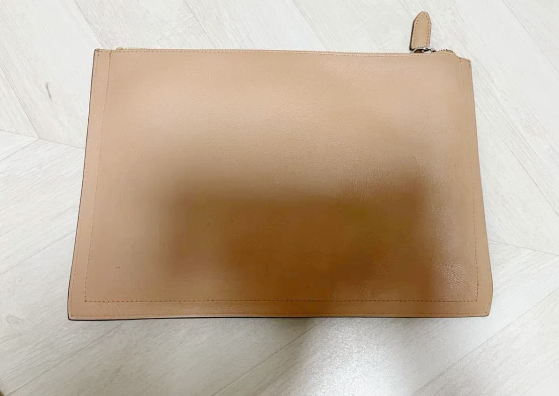 지방시 레더 클러치백 100%정품 상품이미지4