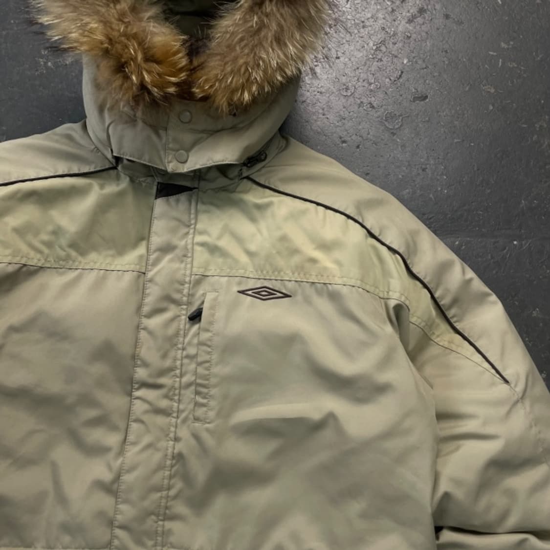 100 엄브로 라쿤 패딩 상품이미지2