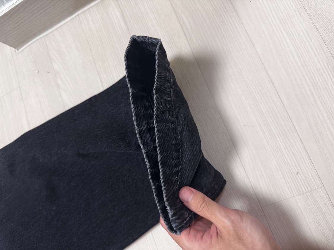 무탠다드x짱구대디 콜라보 커브드 팬츠 블랙 상품이미지4