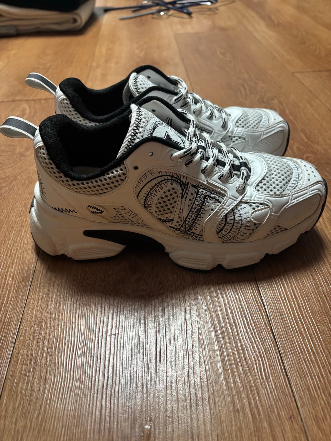 정품)디올 크로노 스니커즈 35 상품이미지5