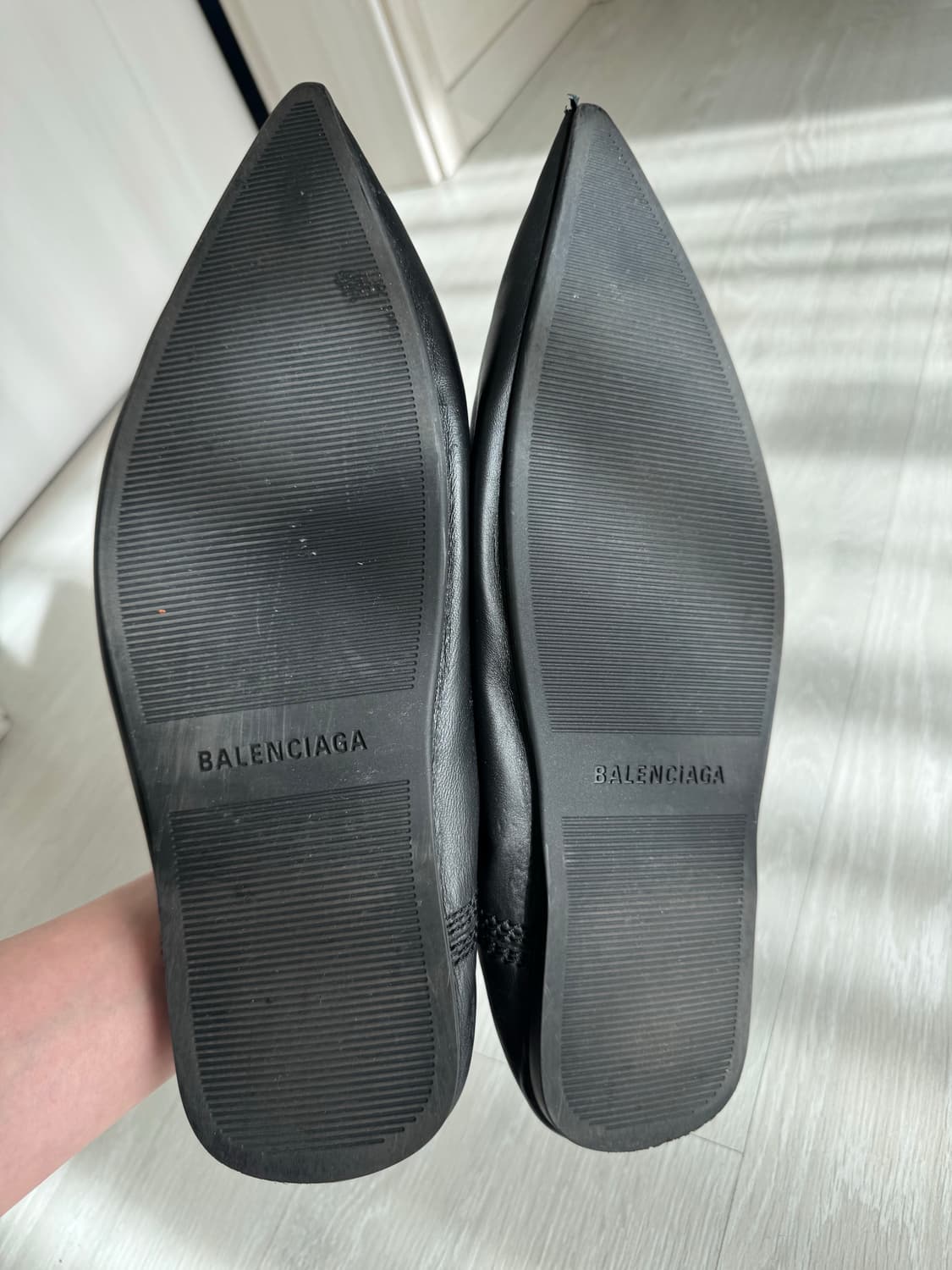 발렌시아가 플랫 뮬 블로퍼 42 팝니다.  상품이미지6