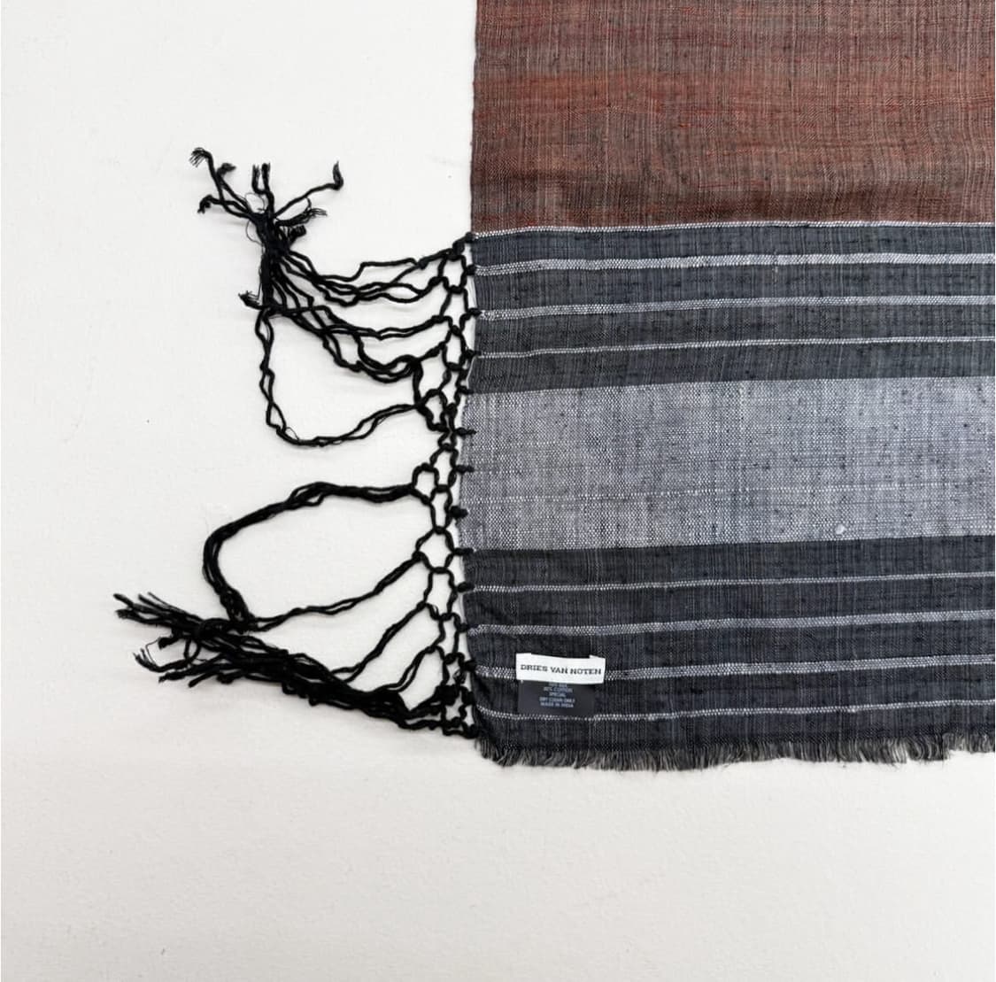 드리스 반 노튼 머플러 상품이미지3