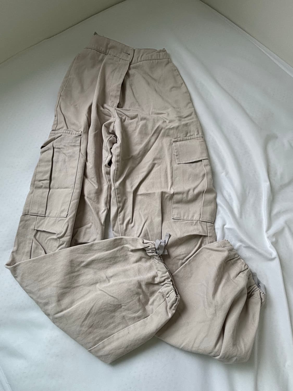 페스토 KNEE DETAIL PANTS FOG 상품이미지1
