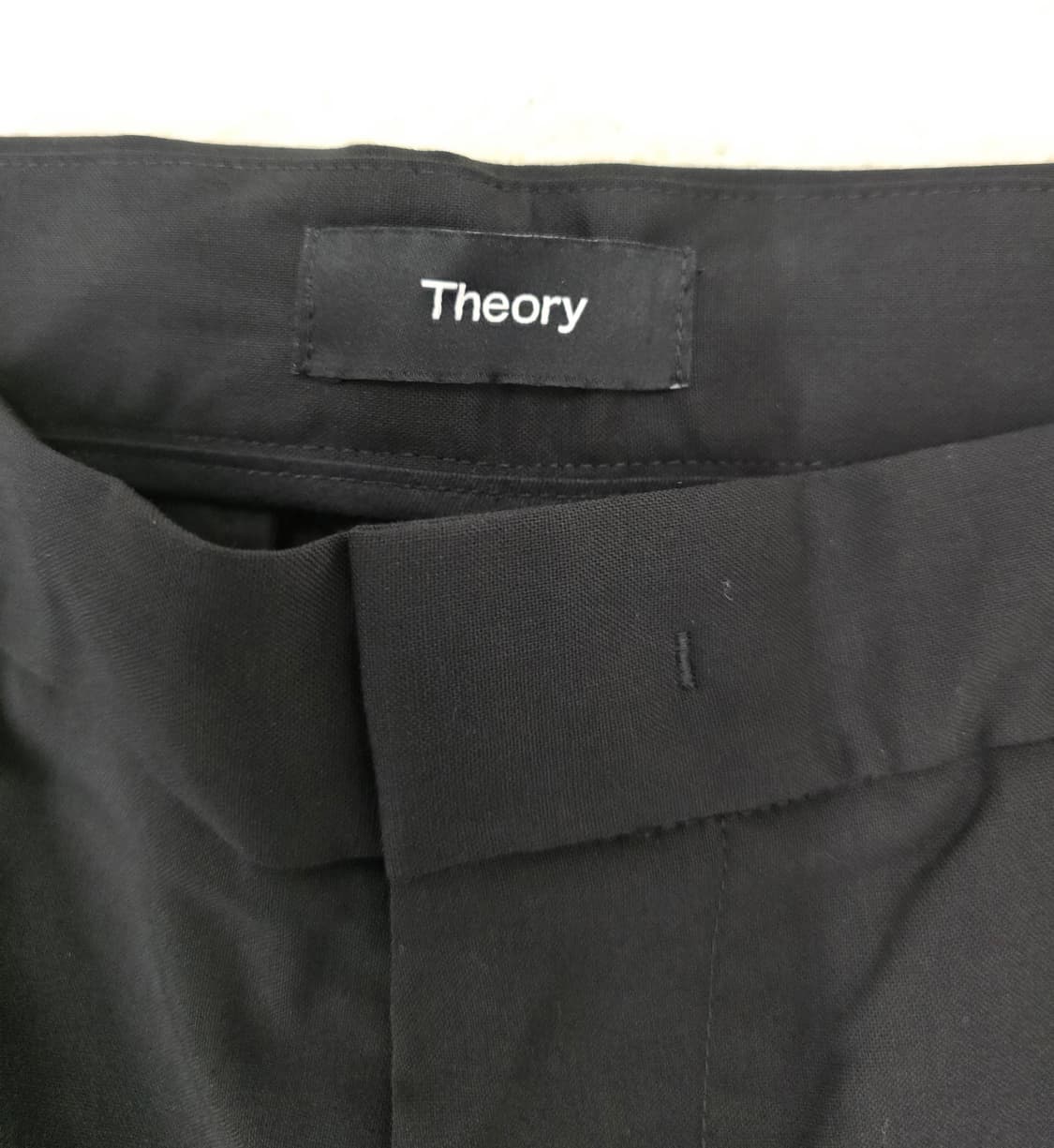 띠어리 남자 슬랙스바지.  싸이즈 30 상품이미지3