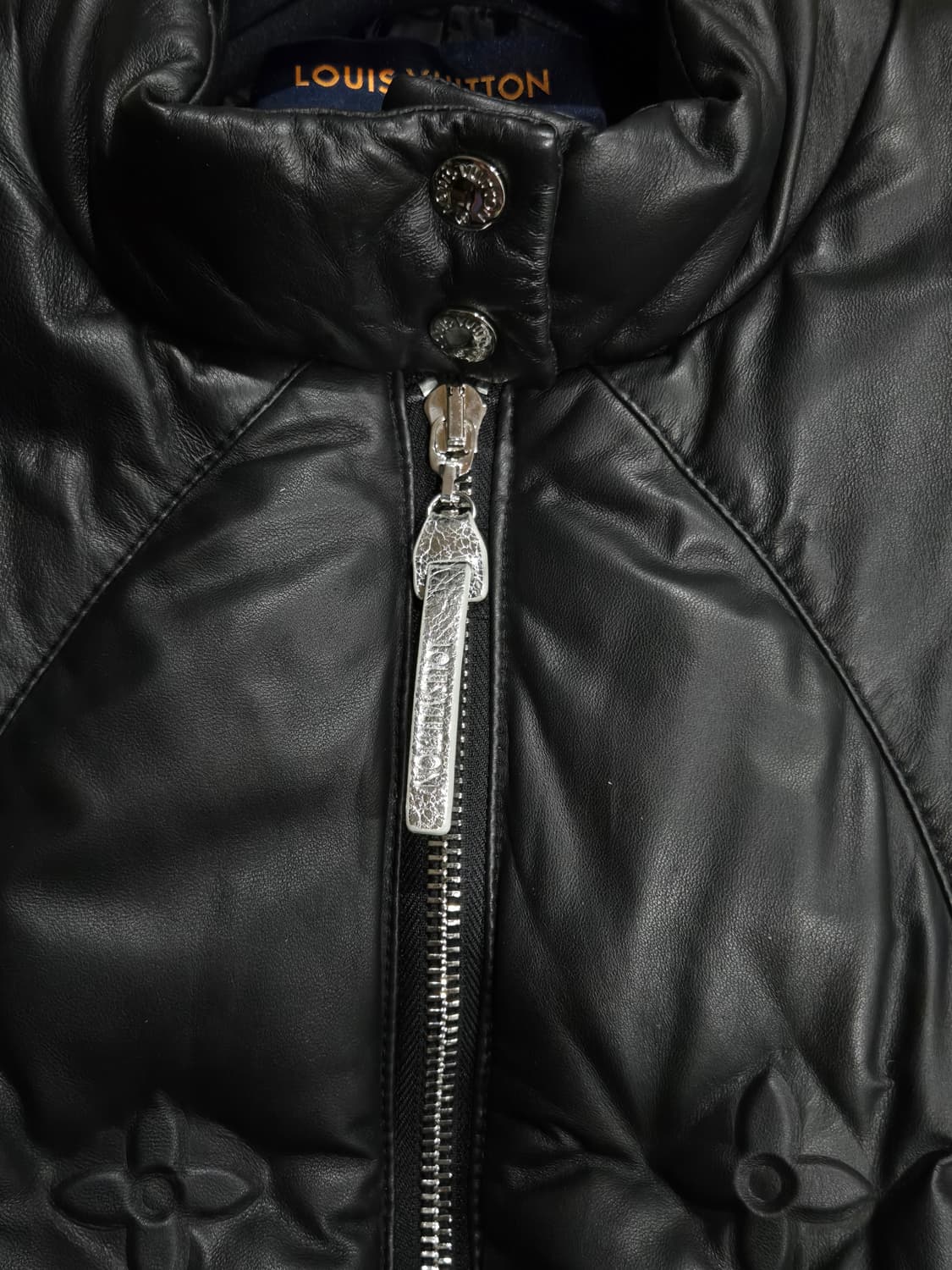 루이비통 모노그램 가죽패딩 한정판105사이즈 상품이미지10