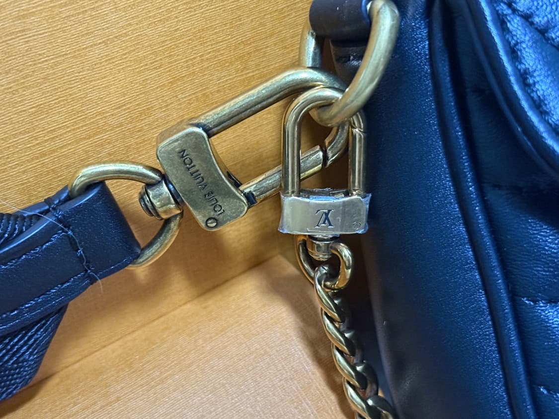 풀박) 루이비통 뉴웨이브 멀티 포쉐트 크로스백 상품이미지3