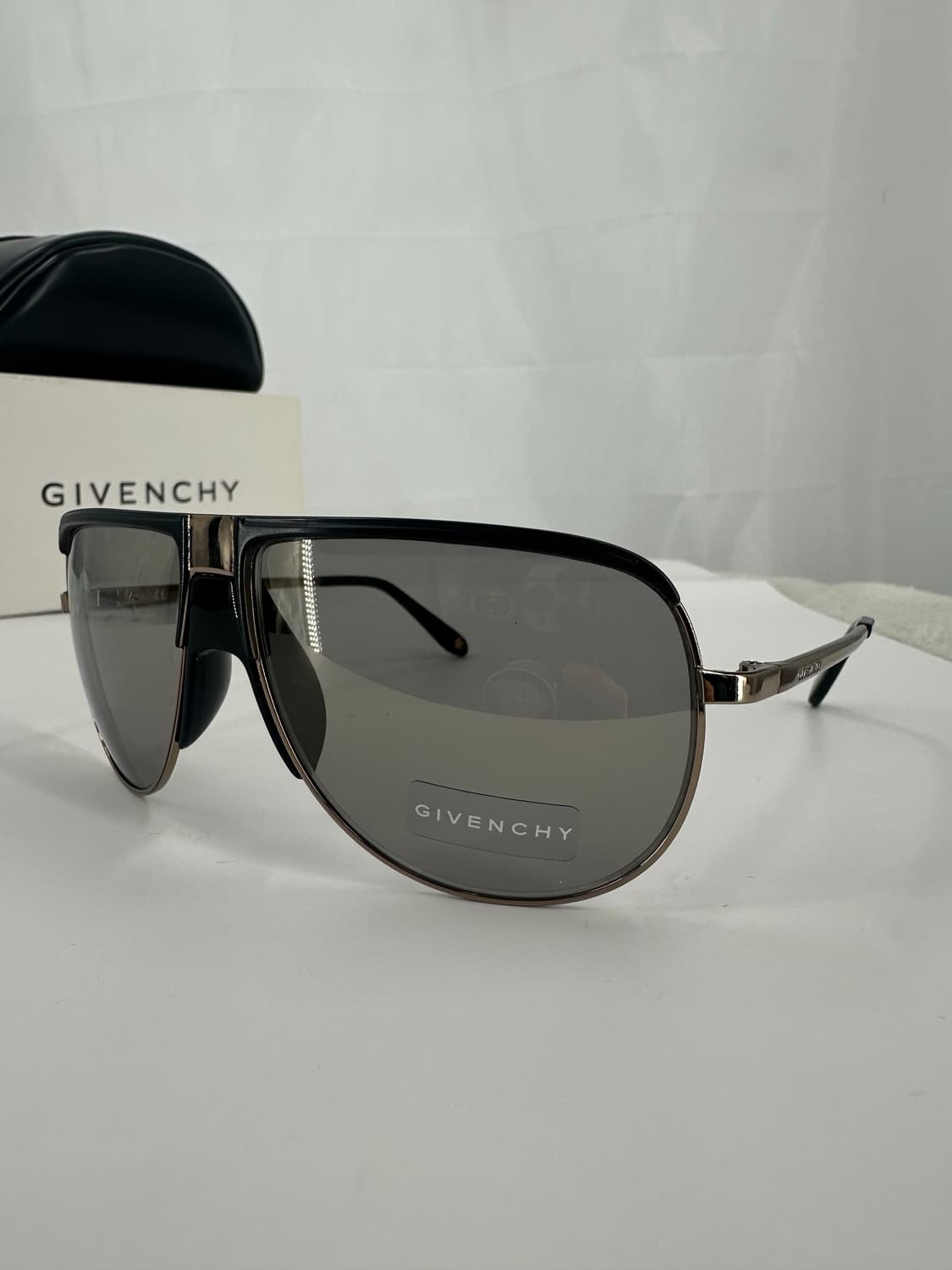 [새상품 무료배송] 정품 지방시 Made in Italy 선글라스 상품이미지2