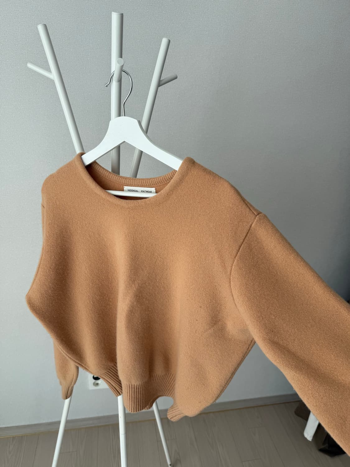 문달 basic round knit in beige 상품이미지3