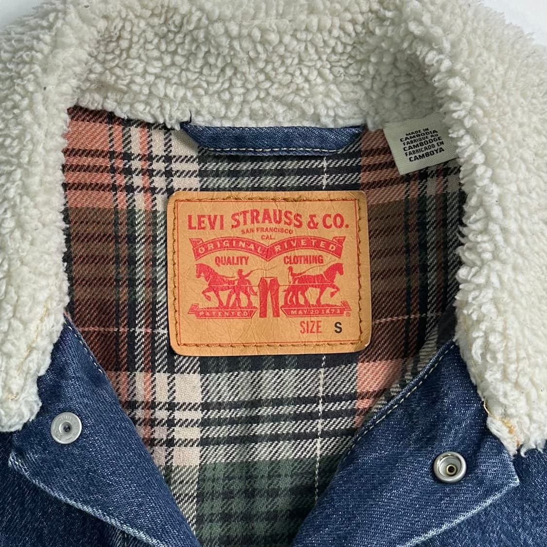 리바이스 체크 라이닝 양털 카라 데님 자켓  상품이미지5