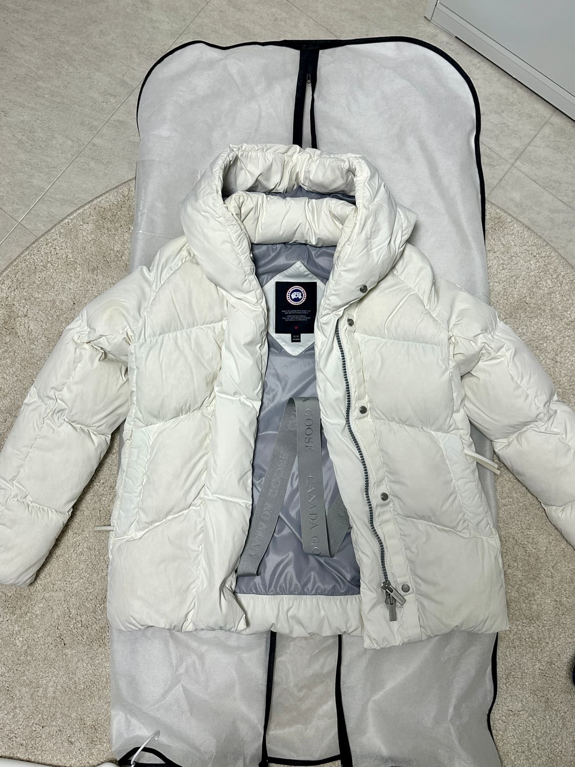 화이트 색상 캐나다구스 멀로우 여성 패딩 XS 상품이미지1
