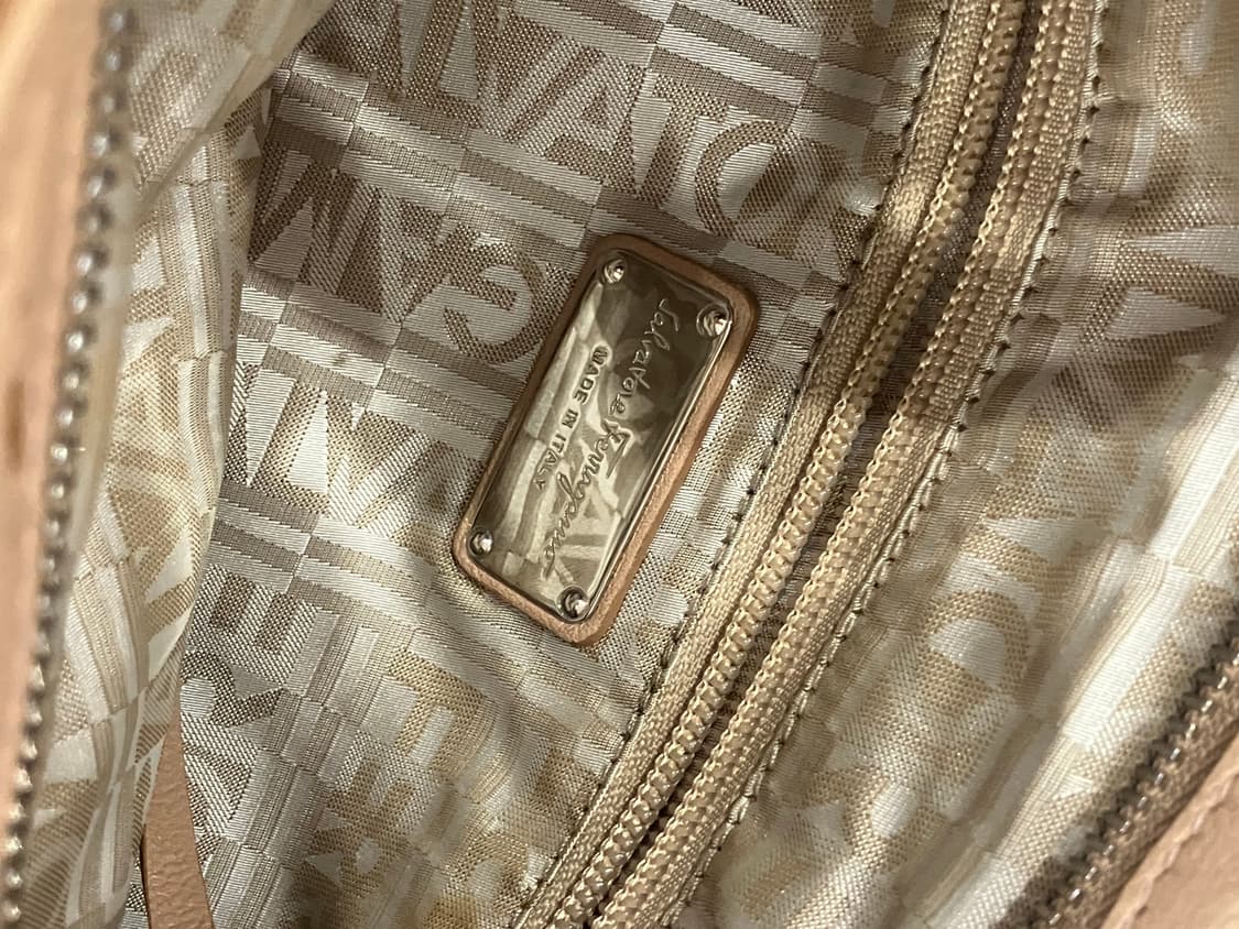 페라가모 간치니 버클 토트백   상품이미지4