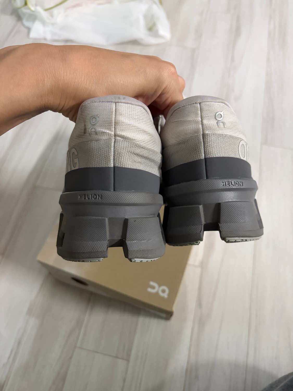 온러닝 클라우드몬스터2 260 상품이미지2