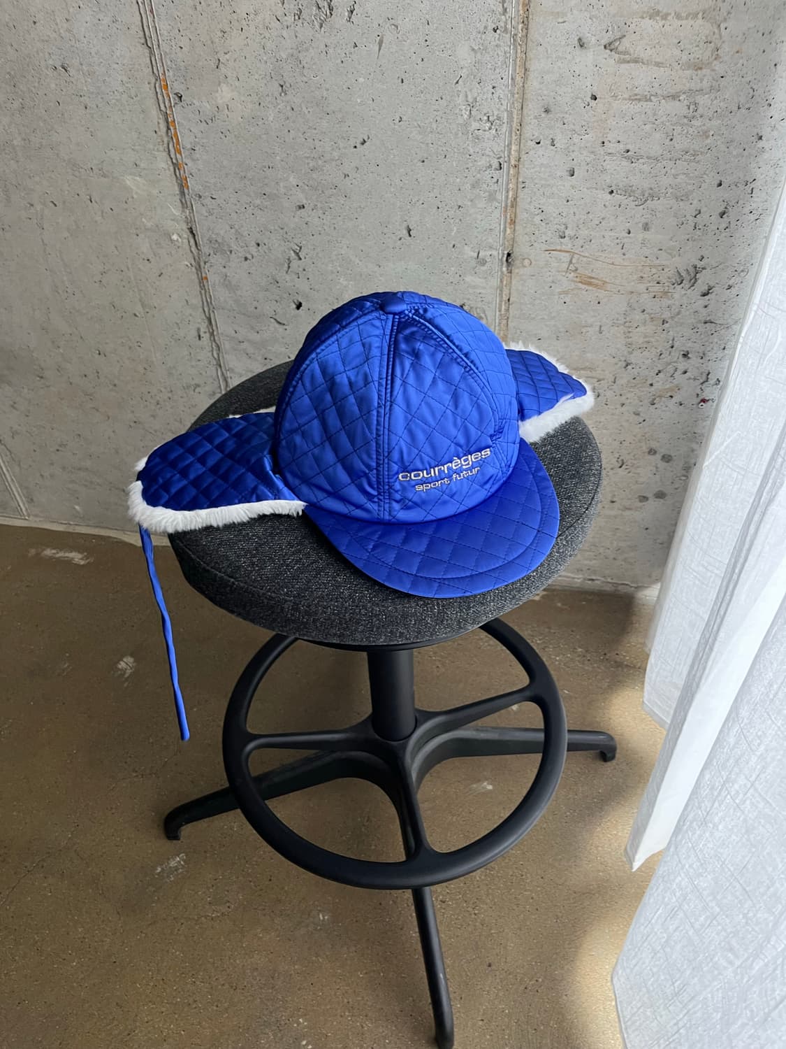 꾸레쥬 퀼티드 이어플랩 캡 상품이미지1