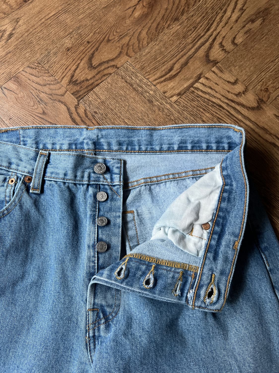 [33]리바이스 501 데미지드 미디엄블루 데님 팬츠 상품이미지3