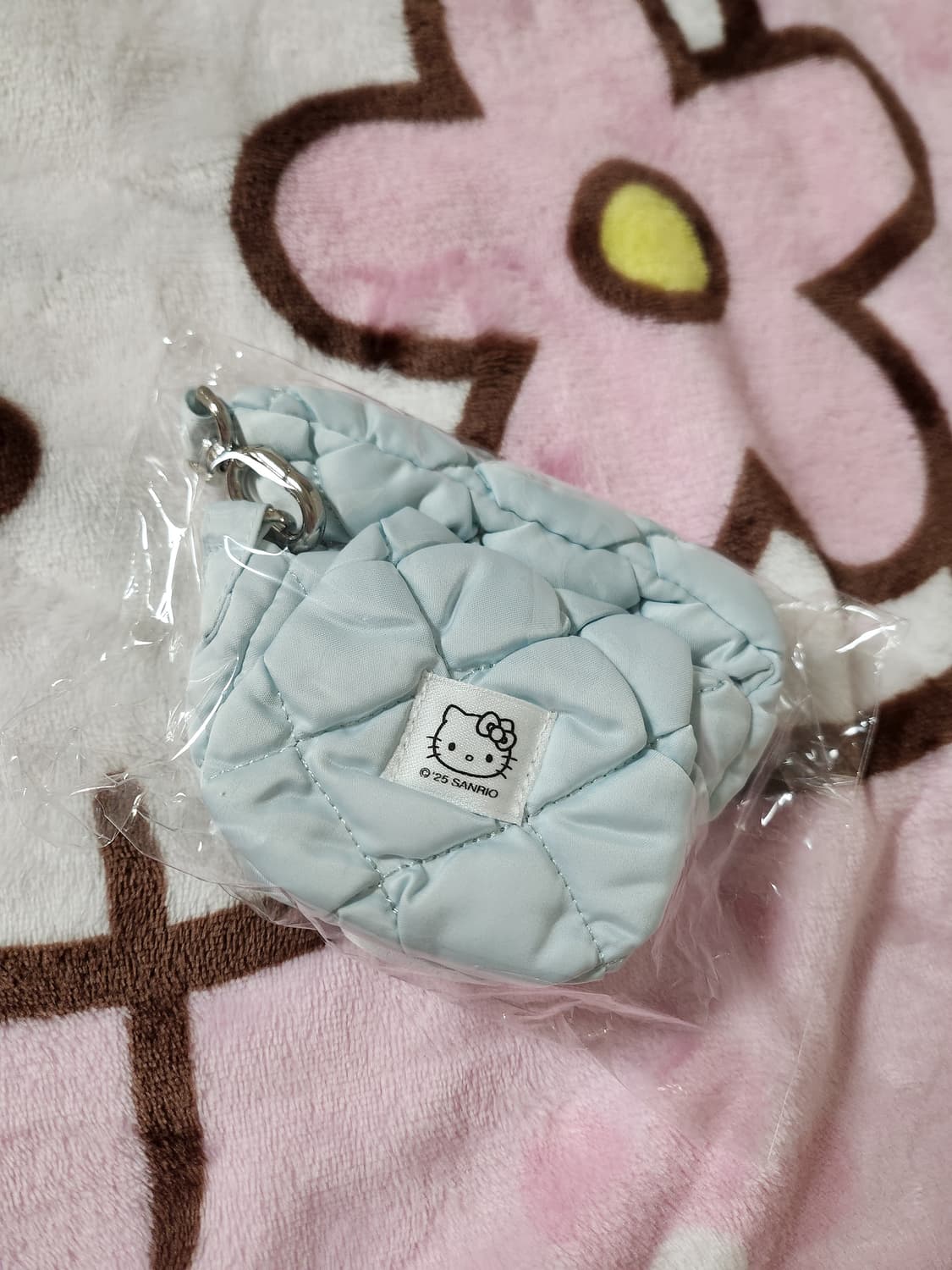 일리윤 헬로키티 미니 파우치 키링 상품이미지1