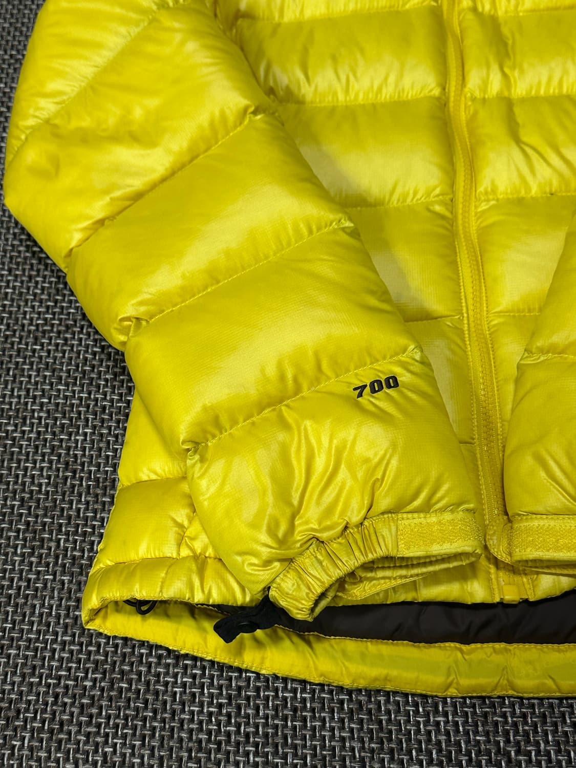 노스페이스 700 눕시2 패딩 상품이미지3