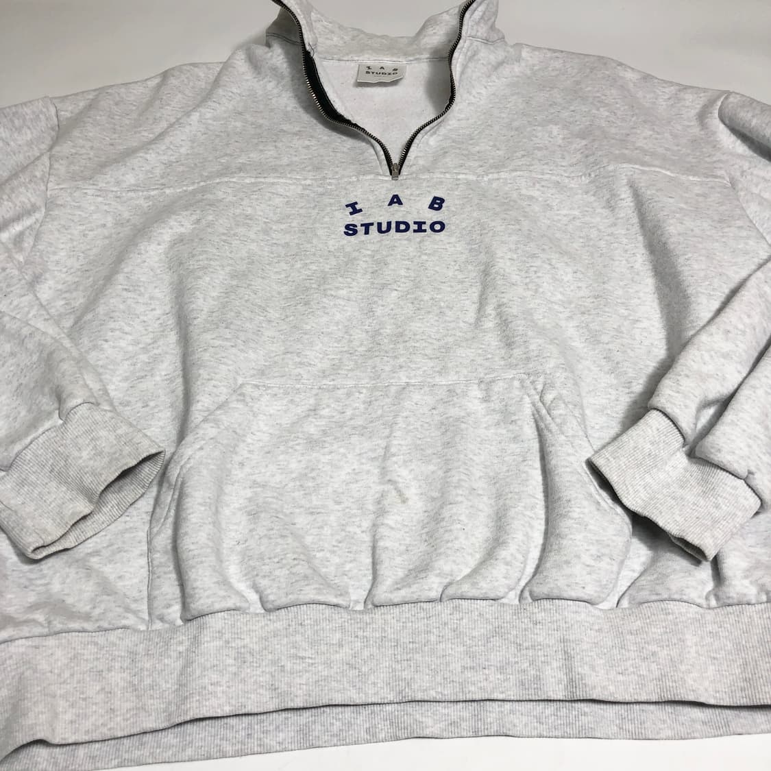 아이앱스튜지오 반집업 맨투맨 L 상품이미지5