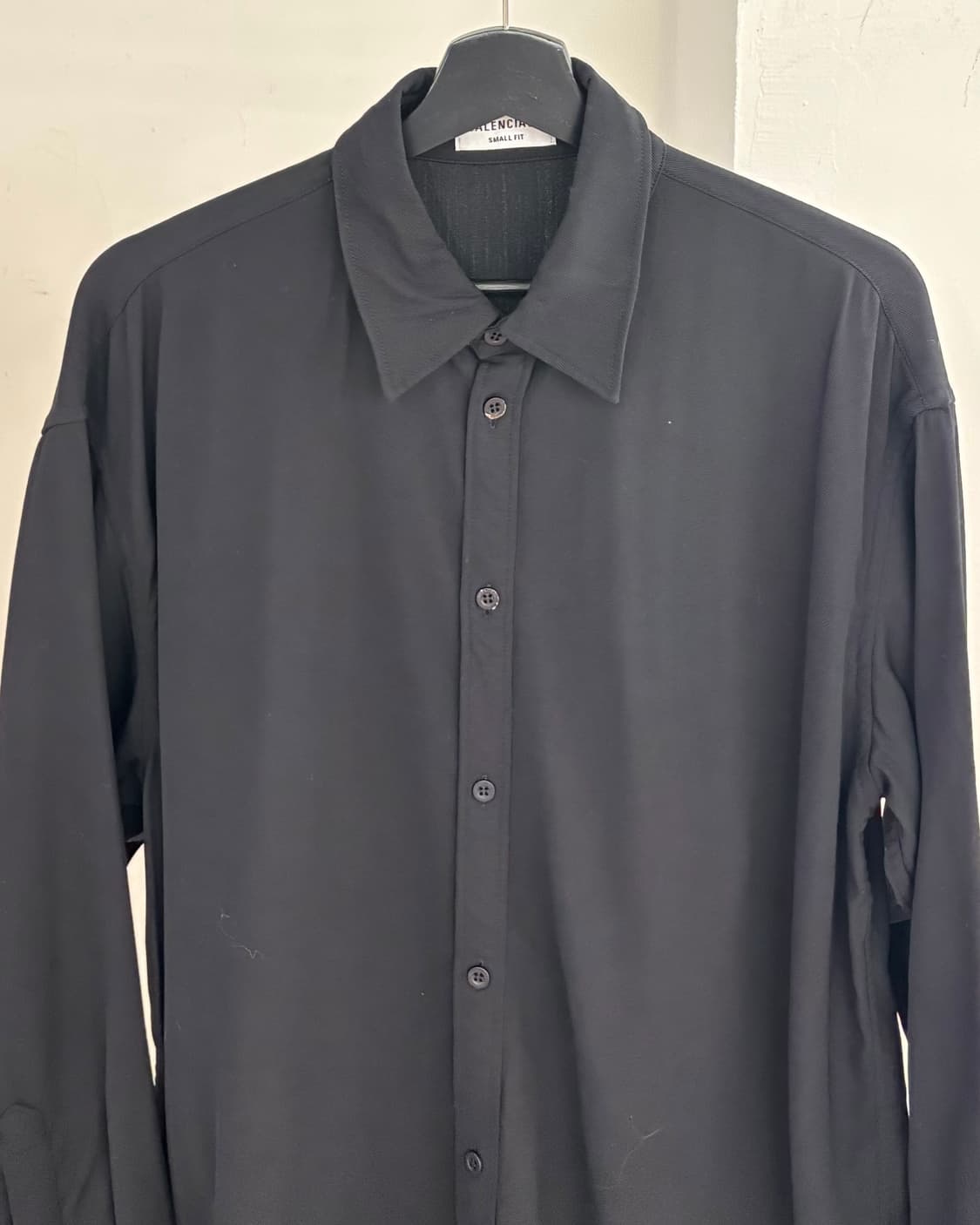 발렌시아가 블랙 오버사이즈 울 셔츠 상품이미지2