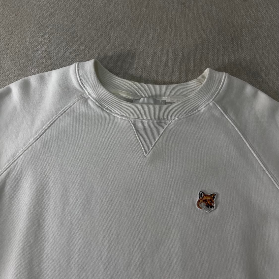 100 메종키츠네 폭스헤드 화이트 맨투맨 상품이미지2