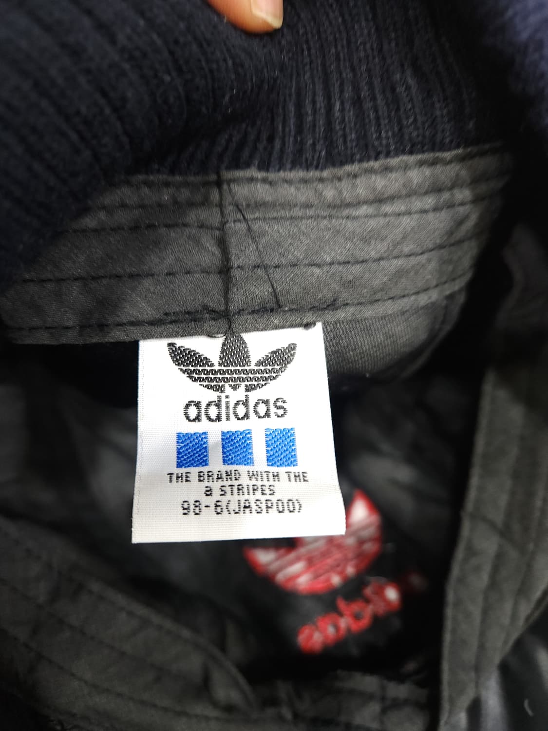 아디다스 데상트 90s 자수로고 귀달이 캠프캡

 상품이미지6