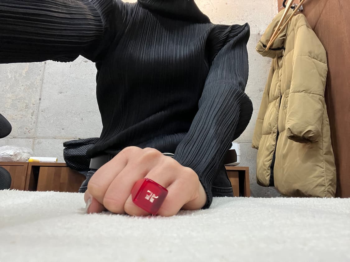 90s courreges 꾸레쥬 아크릴 볼드 링 상품이미지4